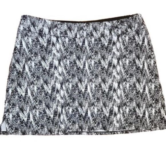 Stylish Black and White Women's skirt - Picture 11 of 11